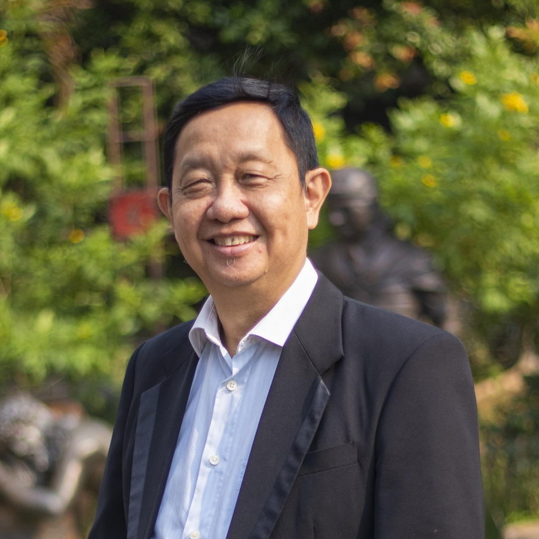 Pdt. Lie Han Ing, M.Min., M.Th.